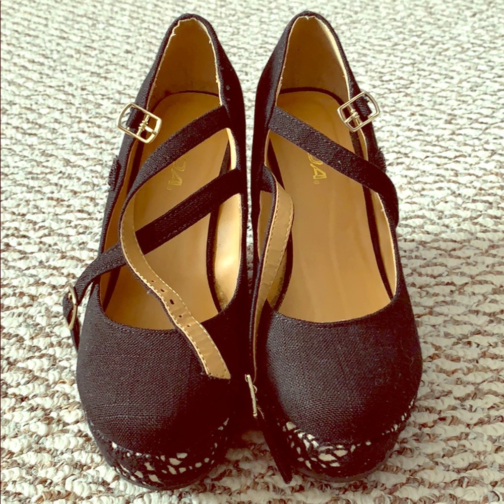 Black Lace Wedged Heels